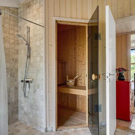 Beautiful Home In Humble With Sauna *