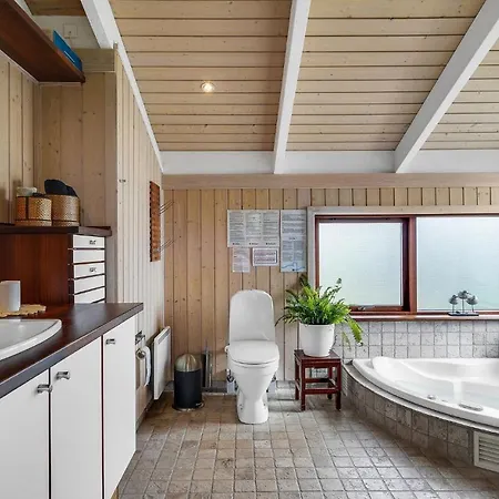 Smorblomstvaenget X Nyaraló *