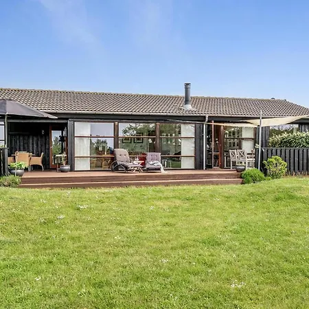 Beautiful Home In Humble With Sauna * Nordenbro Vesteregn